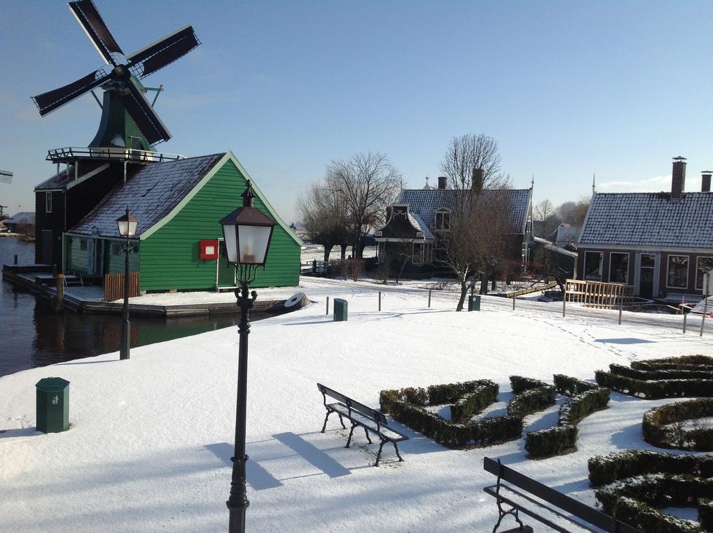 Stay Overnight At Windmill Village Zaanse Schans - Amsterdam Zaandam Exterior photo