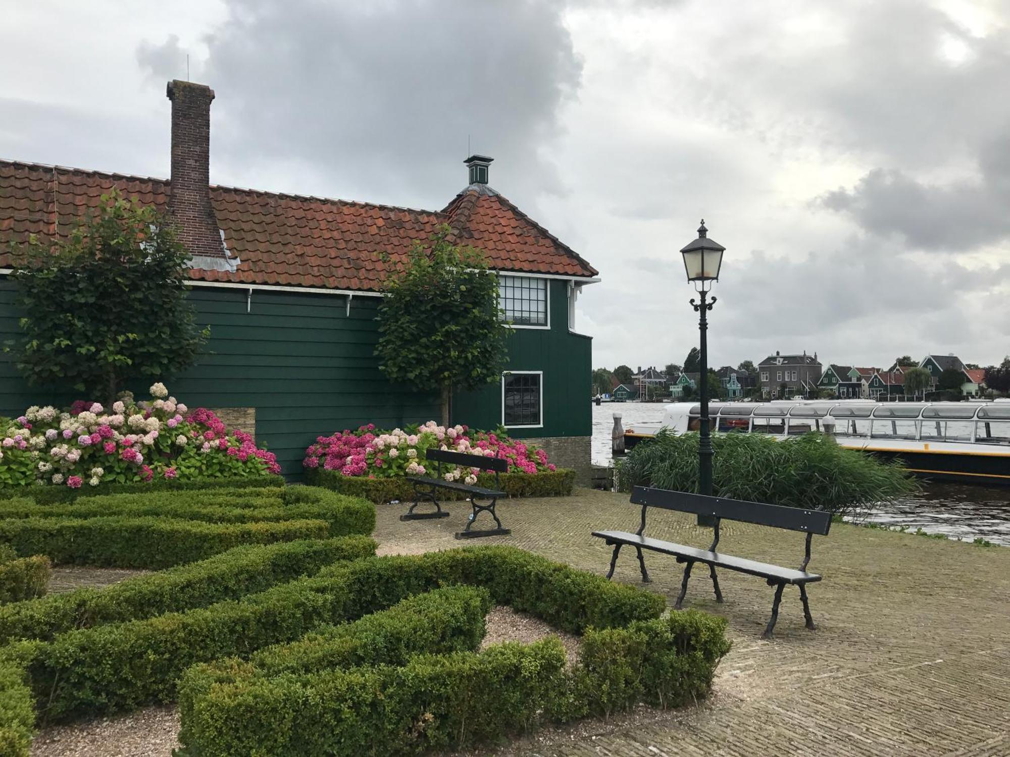 Stay Overnight At Windmill Village Zaanse Schans - Amsterdam Zaandam Exterior photo