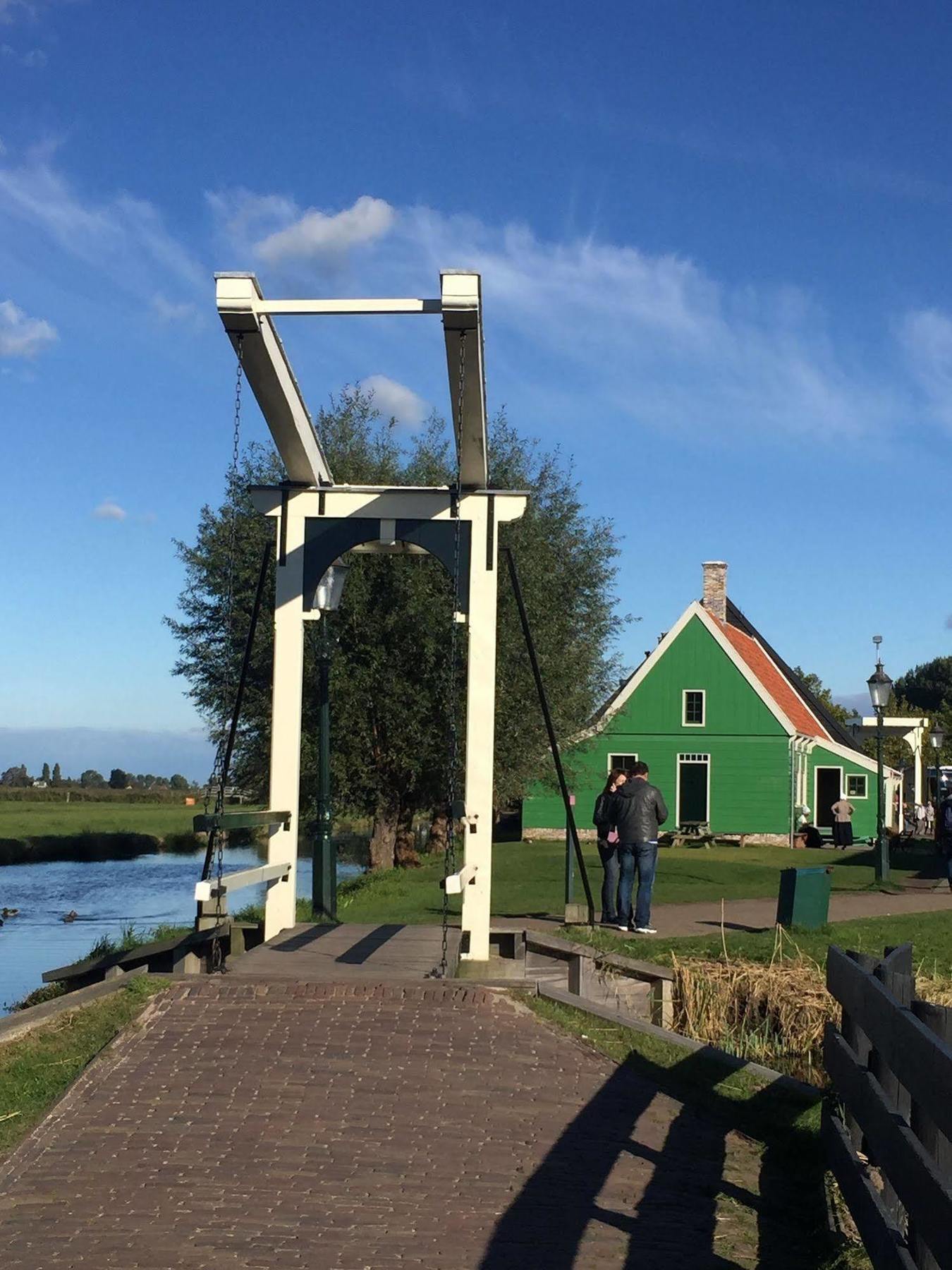 Stay Overnight At Windmill Village Zaanse Schans - Amsterdam Zaandam Exterior photo